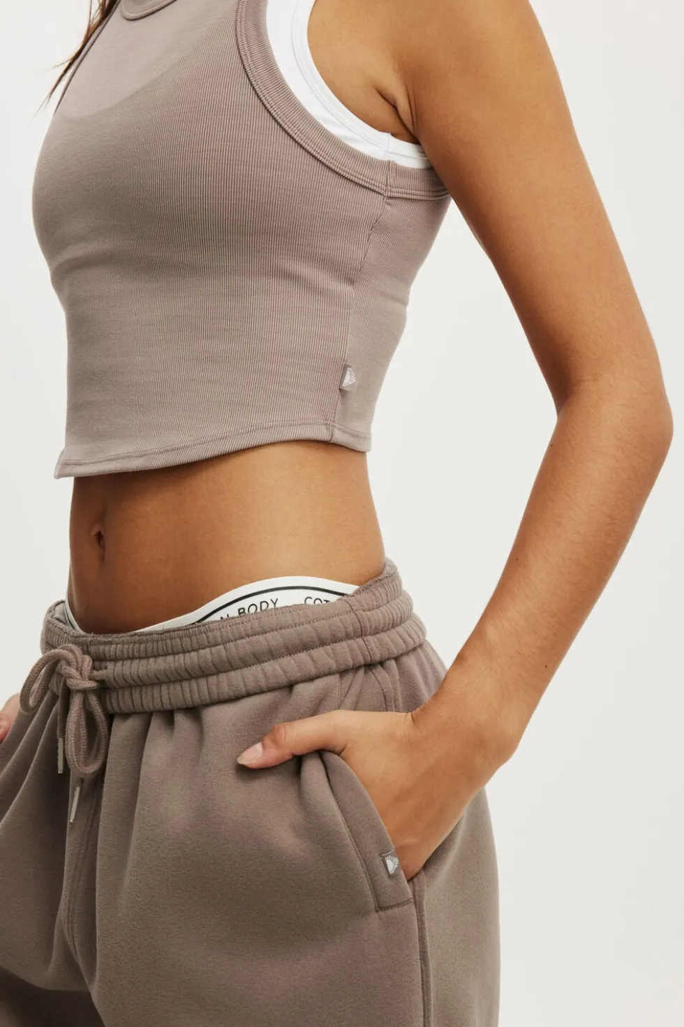 Active Rib Curved Hem Tank
