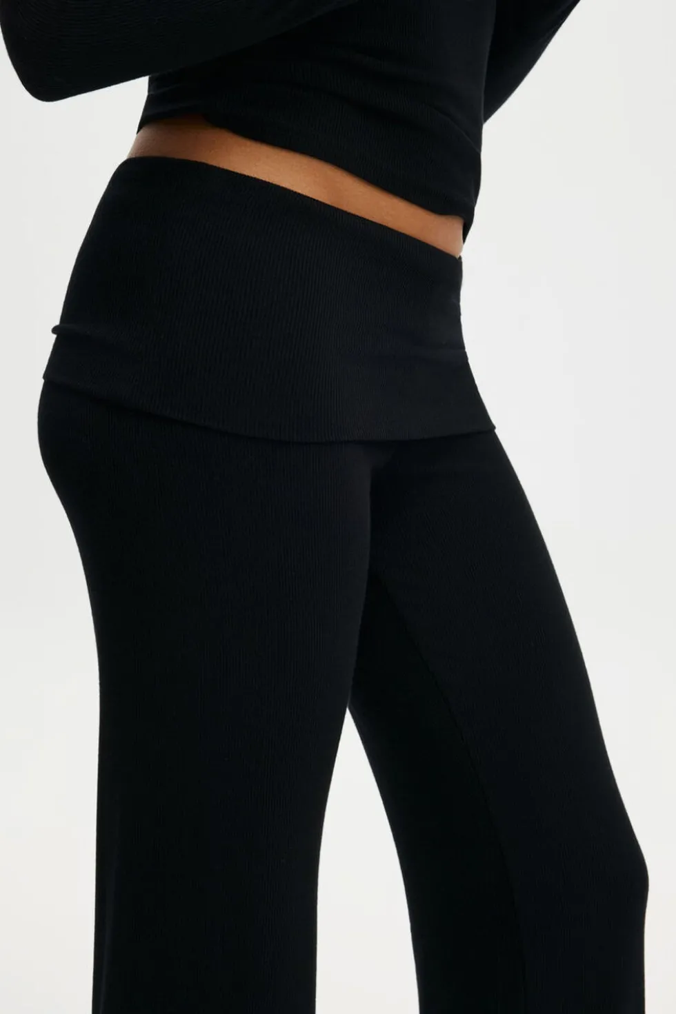 Airy Soft Roll Waist Pant
