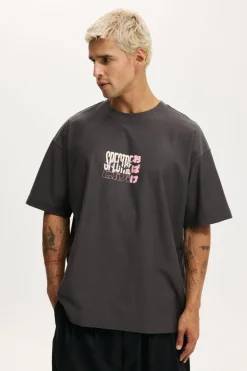 Box Fit Graphic T-Shirt