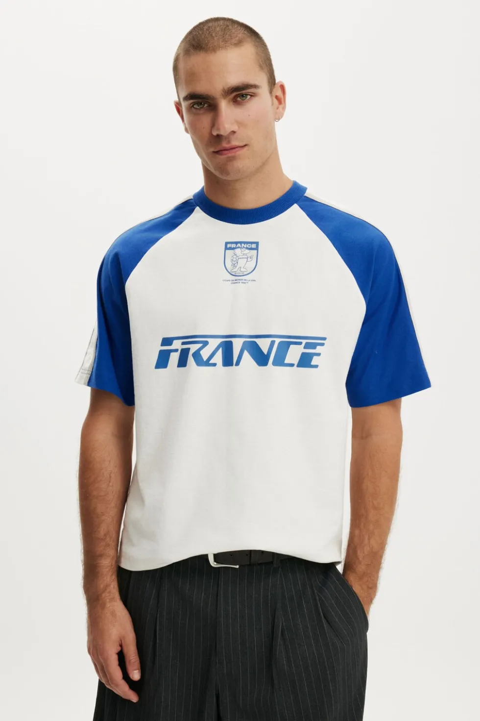 Cropped Fit FIFA T-Shirt