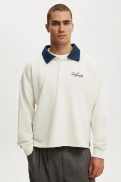 Cropped Fit Graphic Fleece Polo