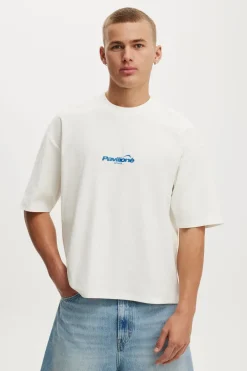 Cropped Fit Graphic T-Shirt