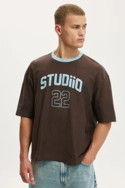 Cropped Fit Graphic T-Shirt