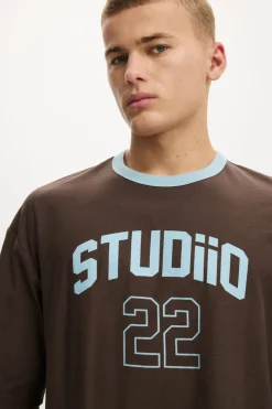 Cropped Fit Graphic T-Shirt