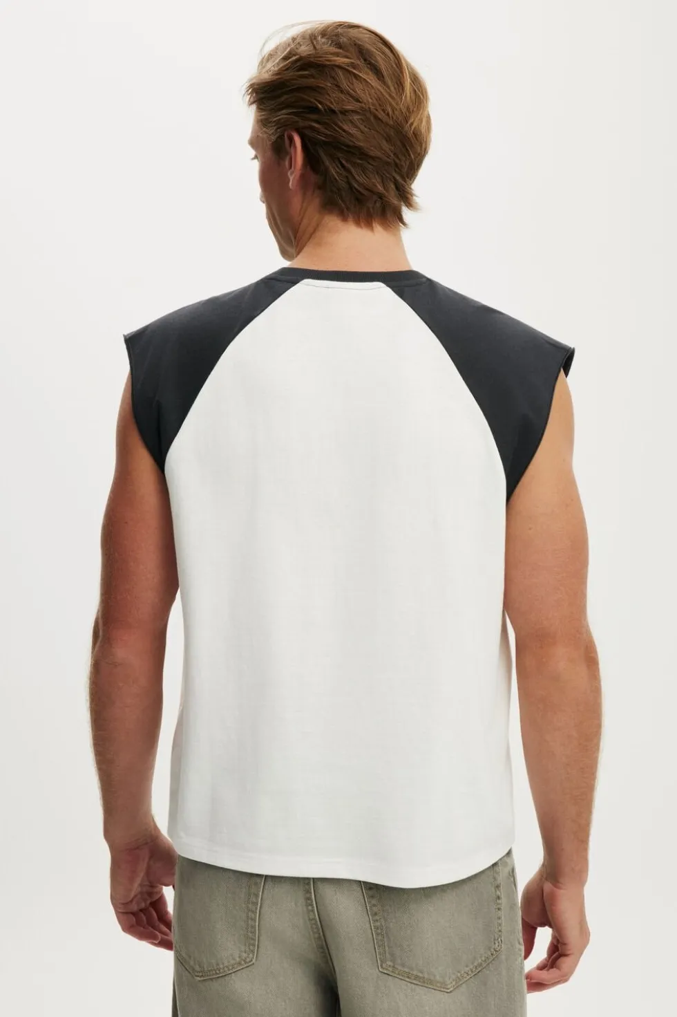 Cropped Fit Muscle