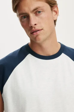 Cropped Fit Muscle