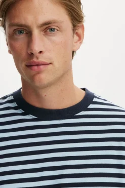 Cropped Fit T-Shirt