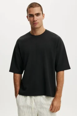 Cropped Fit T-Shirt