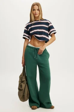 Cropped Graphic Active Tee