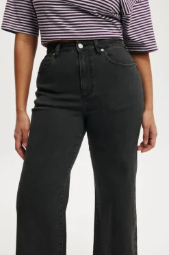 Curvy Stretch Wide Jean