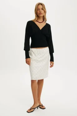 Feather V Knit Top