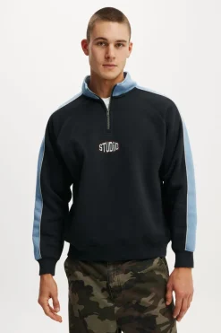 Graphic 1/4 Zip Fleece