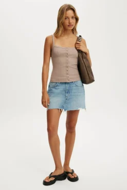 Henley Tank