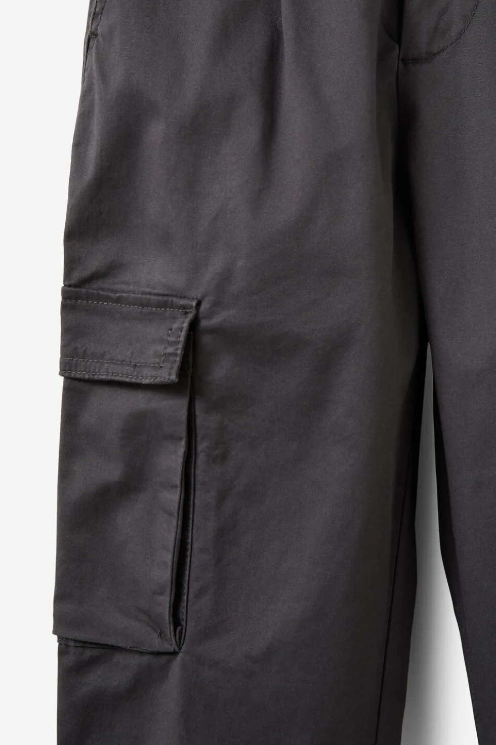 Pleat Front Cargo Pant