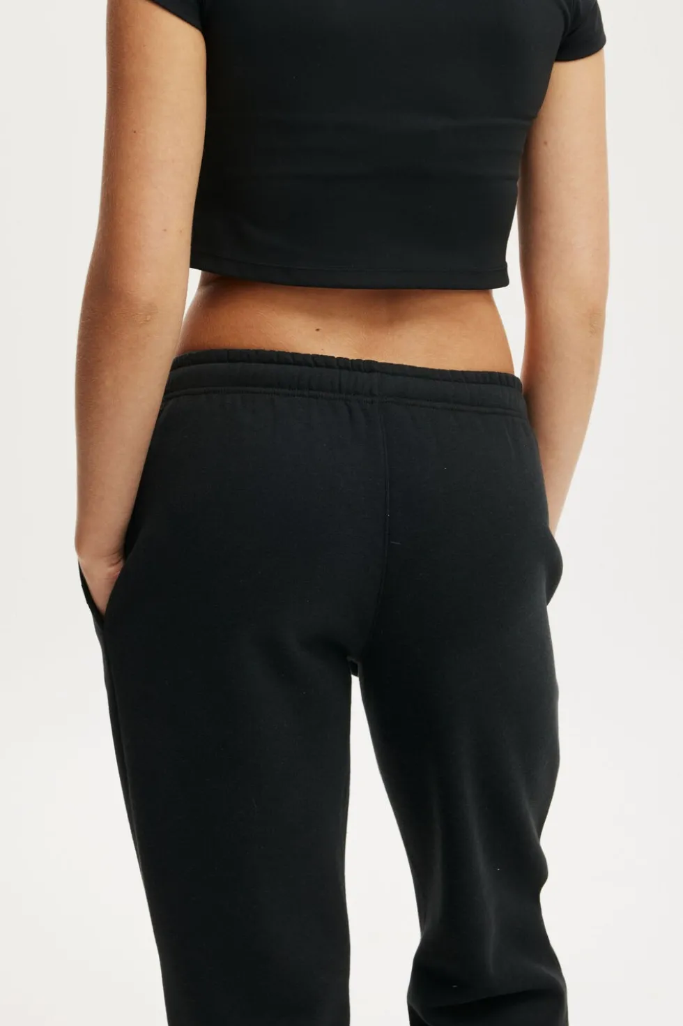 Plush Essential Gym Sweatpant