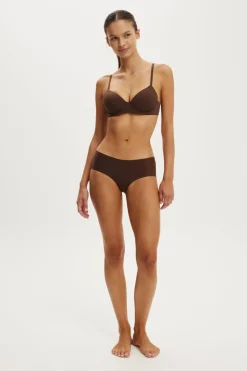 The Invisible Boyleg Brief