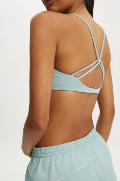 Ultra Soft Scoop V Crop