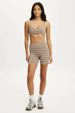 Ultra Soft Scoop V Crop