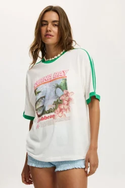 Vacay Graphic Tee
